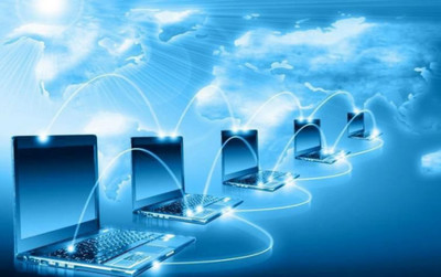 網絡空間是以互聯網為代表的信息技術革命跨越( )、( )、( ) 催生并形成了一個?